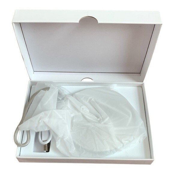 Executive Power Bank 6000mAh Round Silver Portable Charger USB-C Metal NIB - Picture 3 of 6